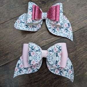 Two pretty hair bow clips - NWOT